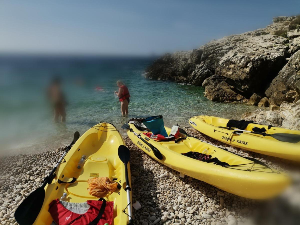 Cave With Free Parking Apartment Pula Exterior photo