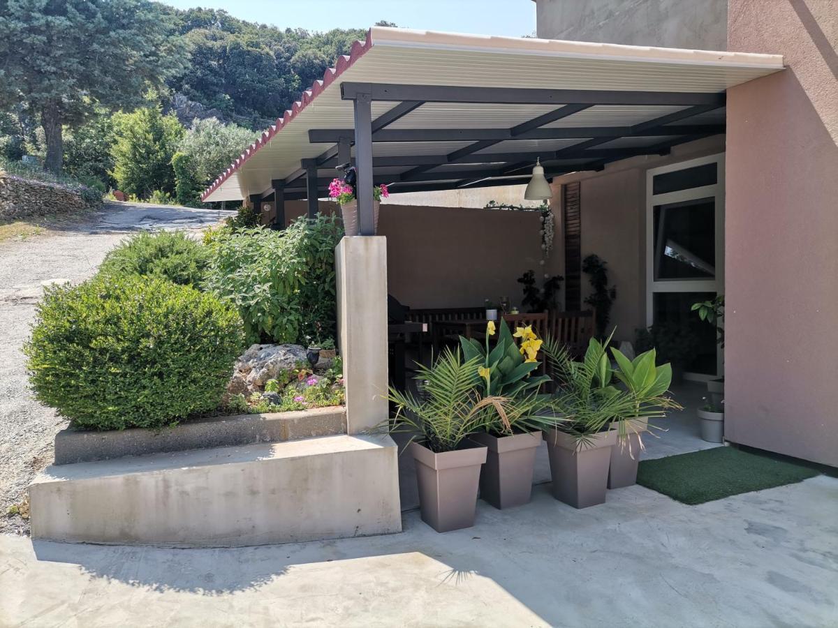 Cave With Free Parking Apartment Pula Exterior photo